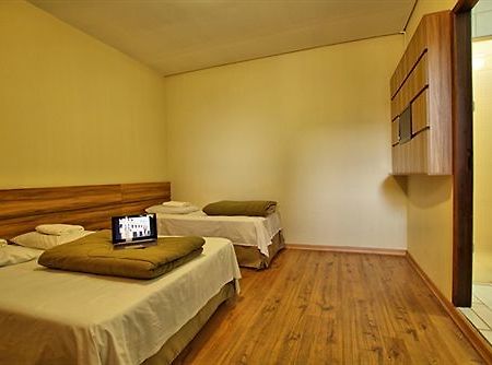 Hostel Roma Curitiba Exterior photo